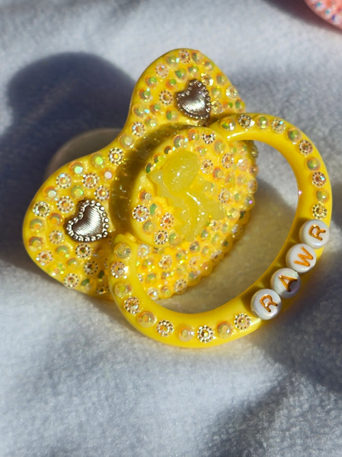 Itty Bitty Wonders Pacifier 010
